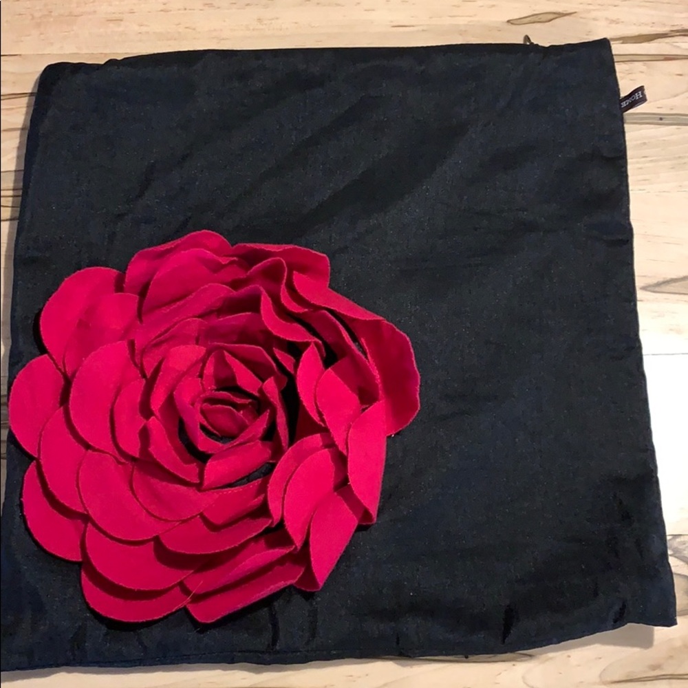 Black and red pillowcase